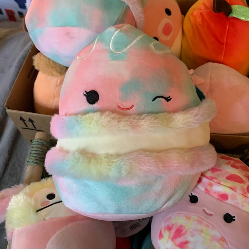 Lizma The Pastel Rainbow Fluffy Macaroon - Picture 7 of 8